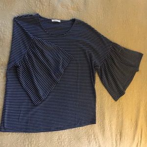 Pleione bell sleeve t-shirt.